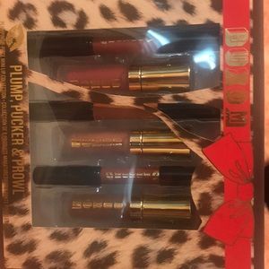 Buxom Plump Pucker & Prowl